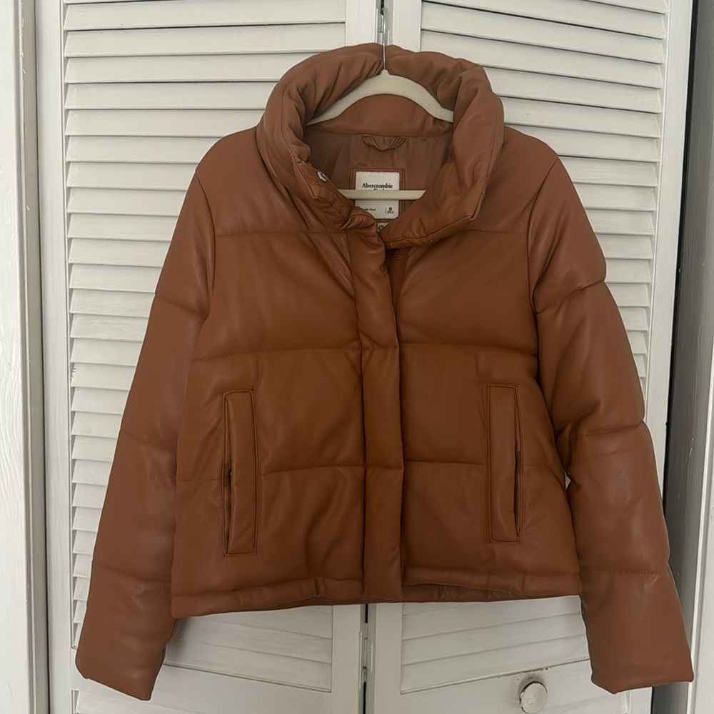 Abercrombie Vegan Leather Mini Puff - perfect condition
